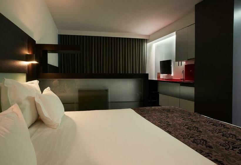 سوئیت کلاسیک, Rr Hotel Da Rocha