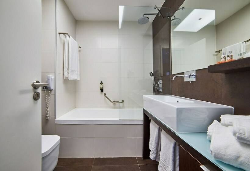 سوییت خانوادگی, Rr Hotel Da Rocha