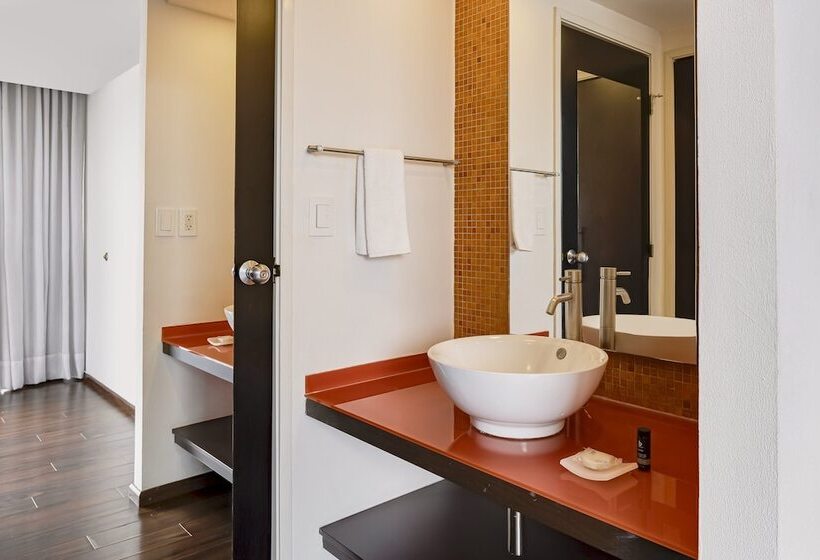 Полулюкс, Fiesta Inn Insurgentes Viaducto