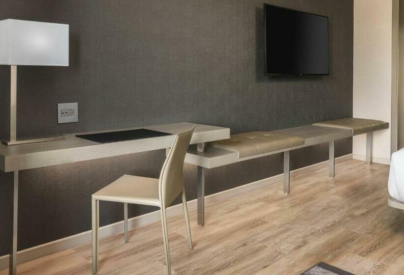 带大床的标准间, Ac Hotel By Marriott Scottsdale North
