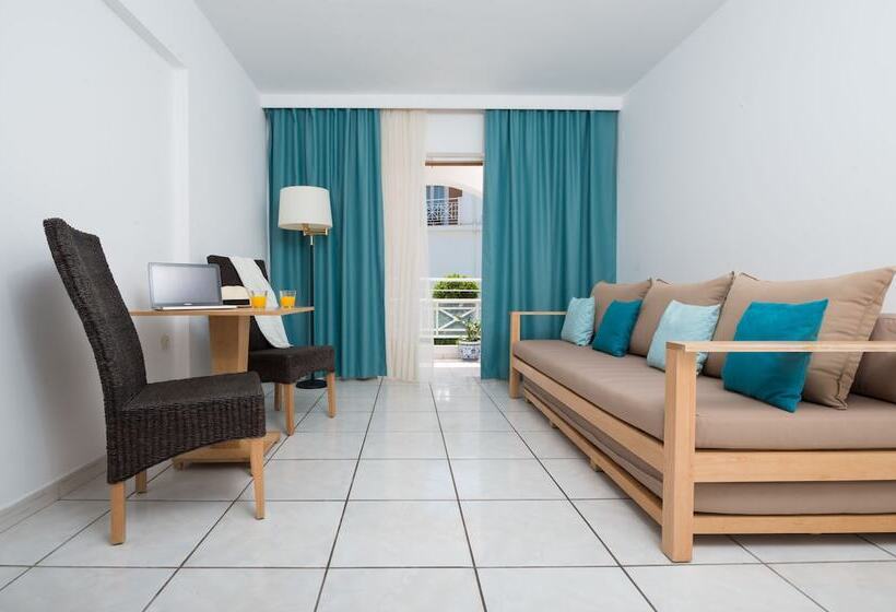 Семейный Номер, Bitzaro Palace Hotel   All Inclusive