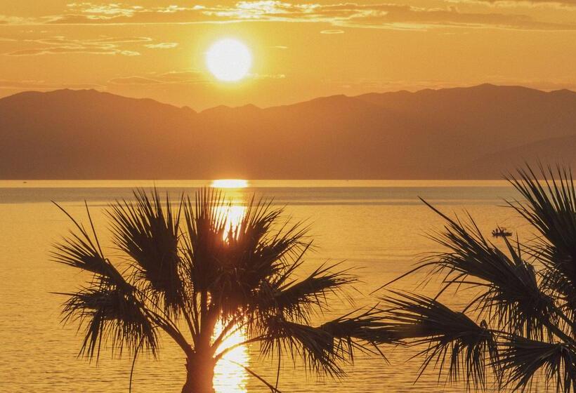 سوییت با چشم‌انداز دریا, Domes Miramare, A Luxury Collection Resort, Corfu   Adults Only