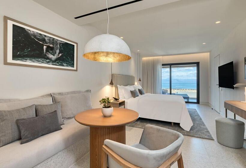 سوئیت با وان آب گرم, Domes Miramare, A Luxury Collection Resort, Corfu   Adults Only