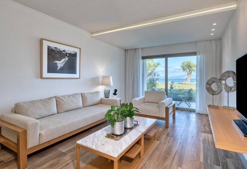 سوییت با چشم‌انداز دریا, Domes Miramare, A Luxury Collection Resort, Corfu   Adults Only