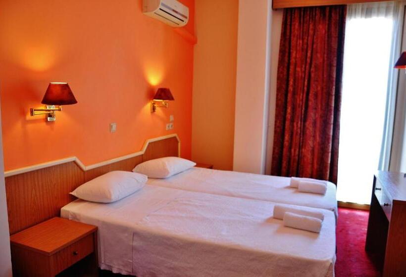 اتاق استاندارد سه نفره, Iniohos Hotel Restaurant