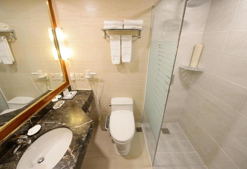 디럭스 룸 호수 전망, Commodore Hotel Gyeongju