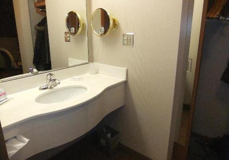 キングサイズベッドのスタンダードルーム, Humphry Inn And Suites