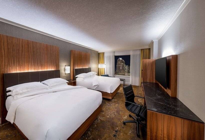 غرفة كلوب, Hyatt Regency Calgary