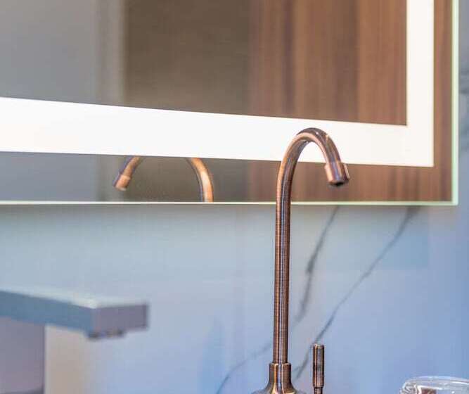 جناح, Hyatt Regency Calgary