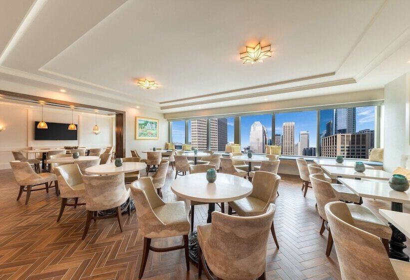 جناح, Hyatt Regency Calgary