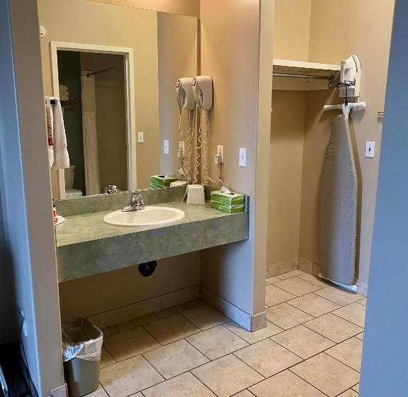 ジュニアスイート, Super 8 By Wyndham Edmonton South