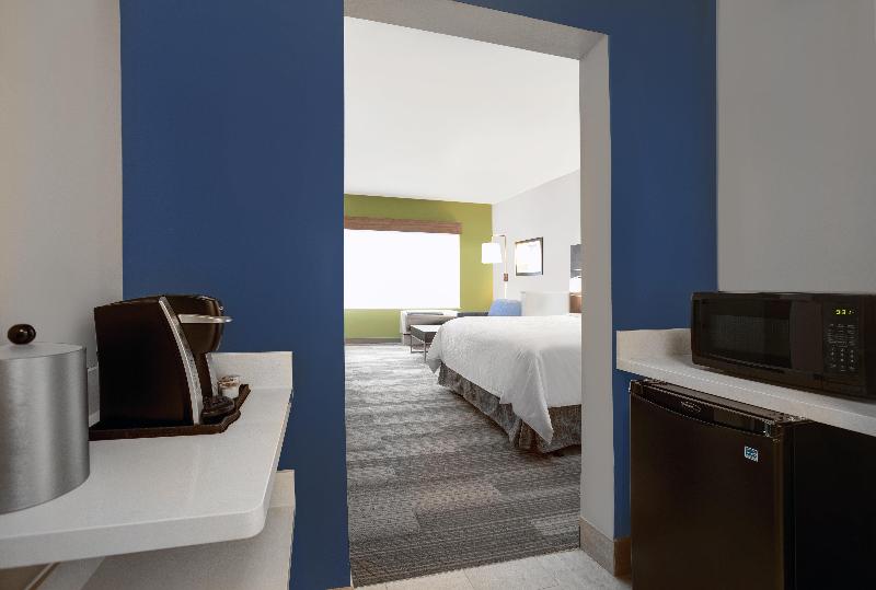 适合残疾人使用的标准间, Holiday Inn Express   Milwaukee Downtown, An Ihg