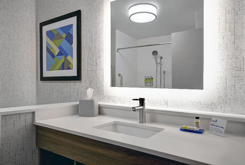 适合残疾人士使用的套间, Holiday Inn Express   Milwaukee Downtown, An Ihg