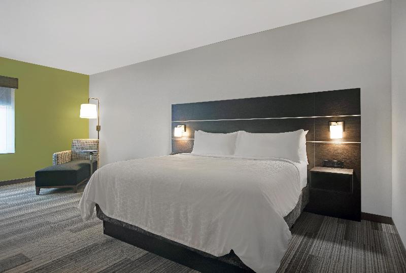 适合残疾人士使用的套间, Holiday Inn Express   Milwaukee Downtown, An Ihg