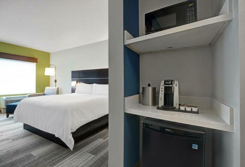 适合残疾人士使用的带超级大床的标准间, Holiday Inn Express   Milwaukee Downtown, An Ihg