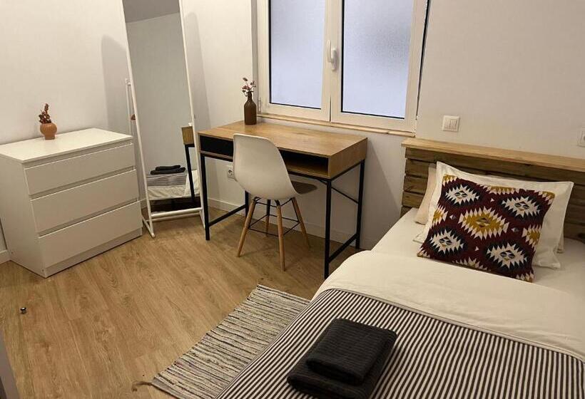 스탠다드 싱글 룸 공동욕실, Hola Hostel Alicante