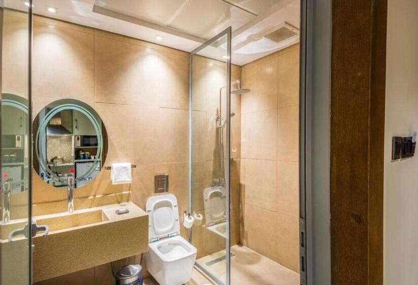 اتاق لوکس با تخت بزرگ, Ewaa Express Hotel   Tabuk