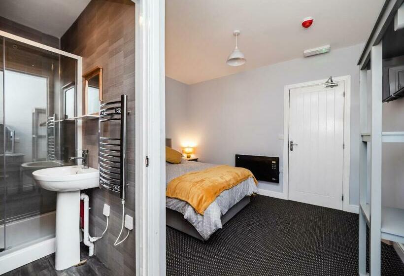 スタンダードルーム, Rooms At Number 4