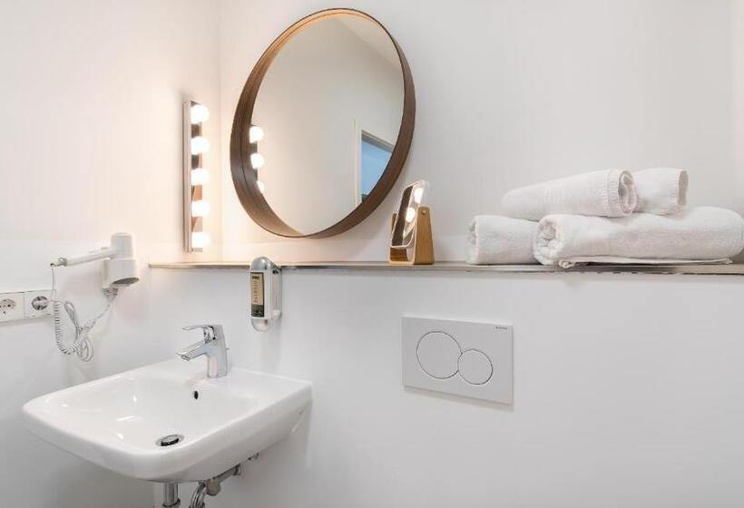Номер Deluxe, Metropol Apartments & Suites