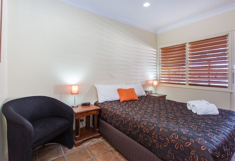 패밀리 룸, Mackay Rose Motel