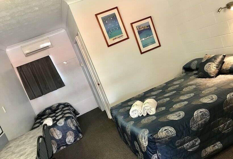 패밀리 룸, Mackay Rose Motel