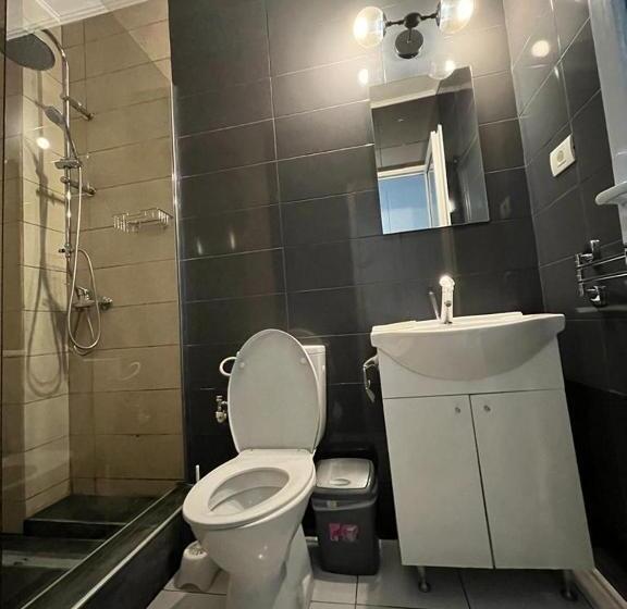 اتاق استاندارد سه تخته با بالکن, Glow Guesthouse Costinesti