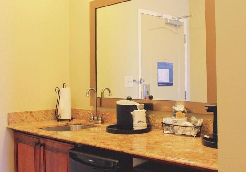 Номер Стандарт Адаптированный для Инвалидов, Country Inn & Suites By Radisson, Birch Run Frankenmuth, Mi