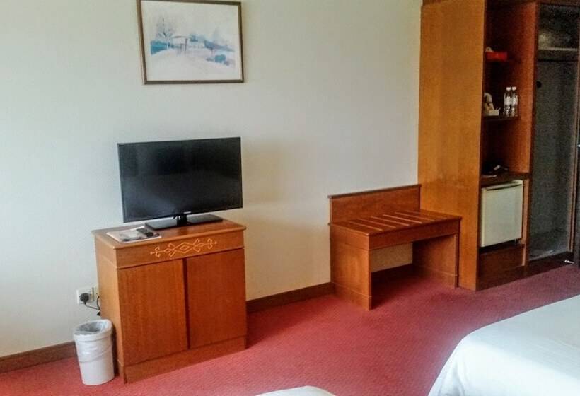 Трехместный Номер Deluxe, Grand Continental Kuching