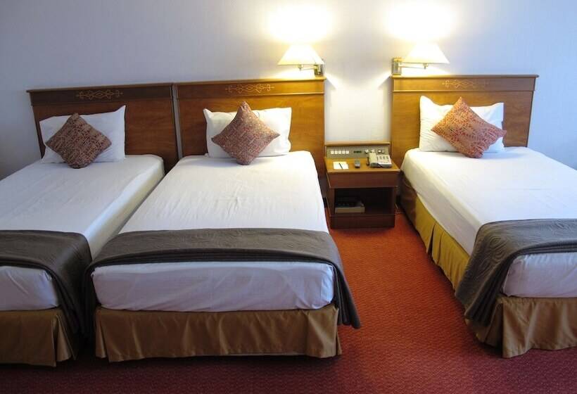 Трехместный Номер Deluxe, Grand Continental Kuching