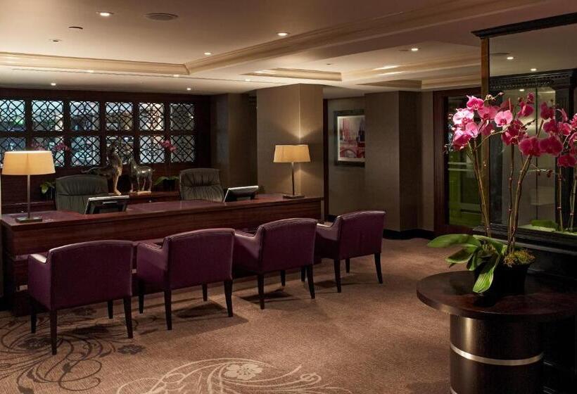 חדר קלאב, Hyatt Regency London The Churchill