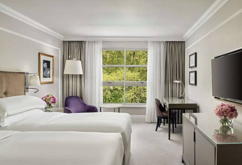 חדר קלאב, Hyatt Regency London The Churchill