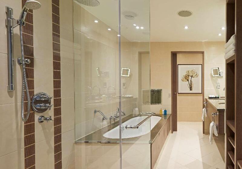 سوئیت پریمیوم, Hyatt Regency London The Churchill