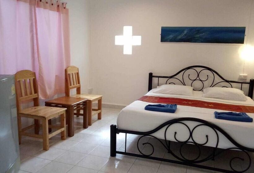 デラックスバンガロー, Lanta Island Resort