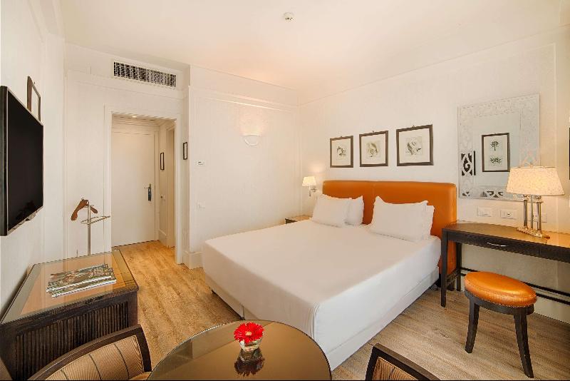 Superior Room with Terrace, NH Catania Parco Degli Aragonesi