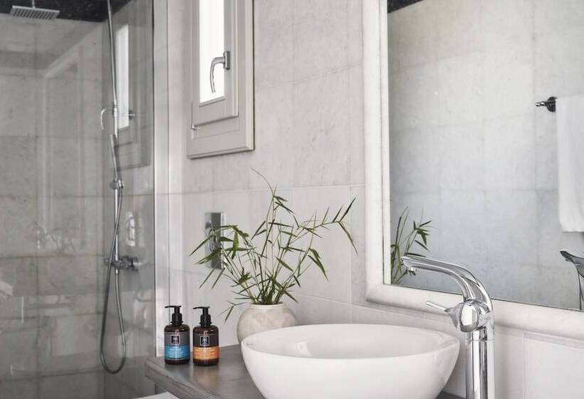 Полулюкс, Yria Island Boutique Hotel & Spa