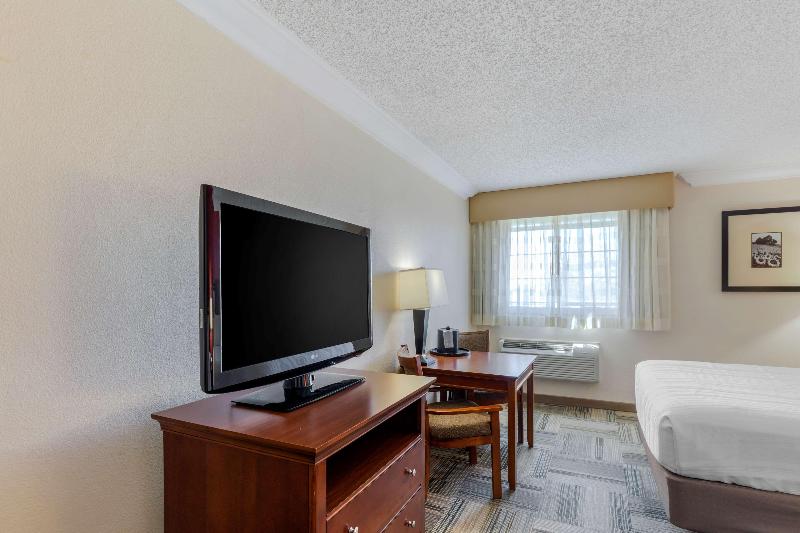 Люкс Кровать Кинг, Country Inn & Suites By Radisson, Rock Falls, Il