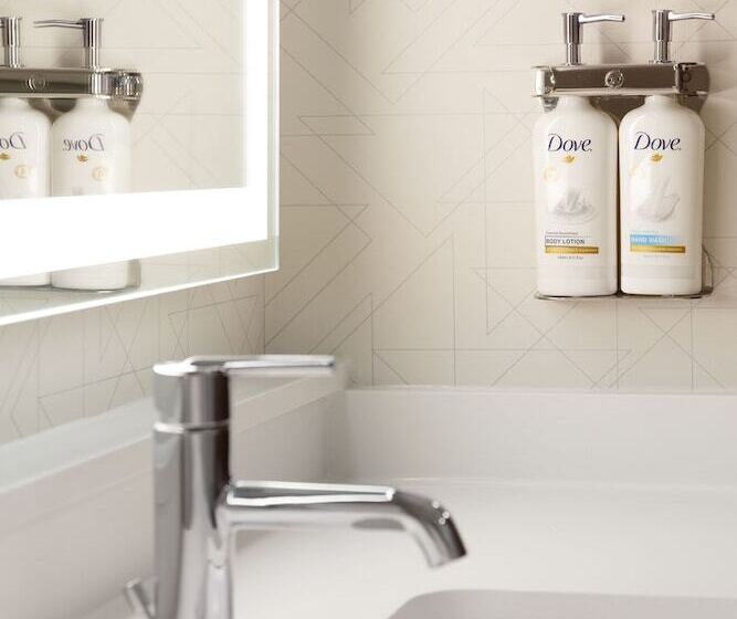 스위트, Holiday Inn Express & Suites Port Washington, An Ihg