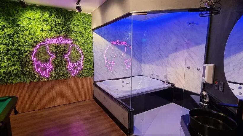 Номер Deluxe, Sense Motel