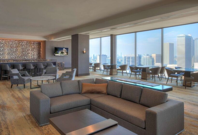 Standard-invahuone, Hilton Americashouston