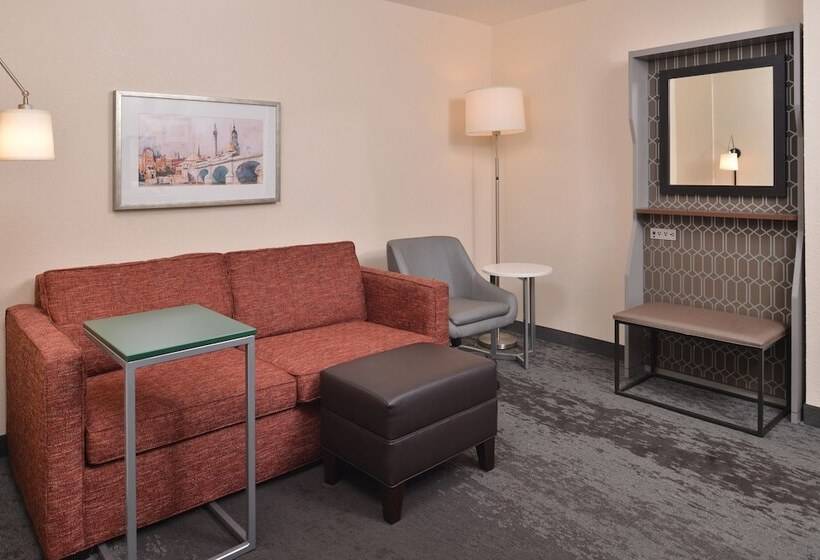 Люкс, Holiday Inn & Suites Raleigh Cary, An Ihg