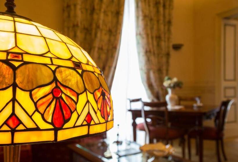 Suite Deluxe, Liberty