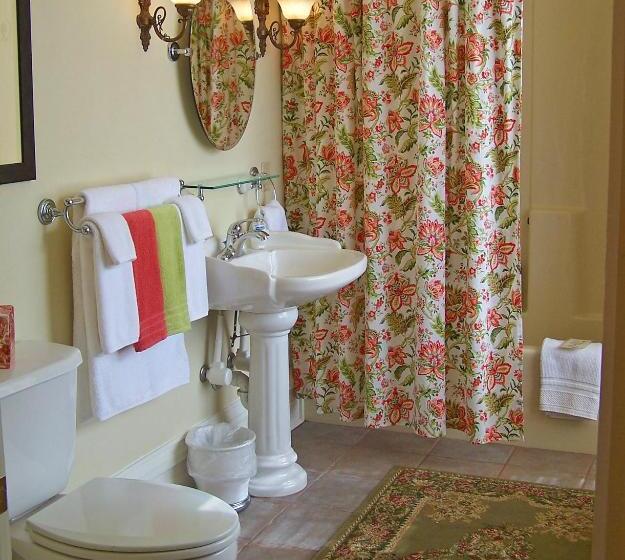 Люкс Кровать Кинг, Lyndon House Bed & Breakfast