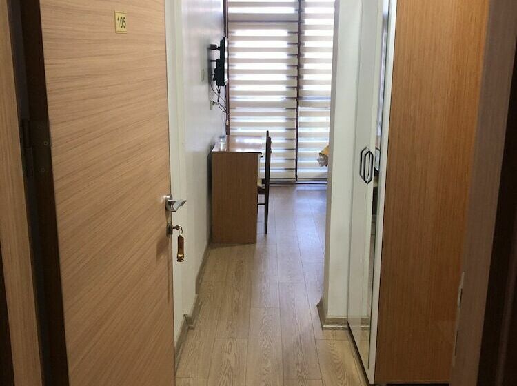 اتاق اکونومی, Banaz Eren Otel