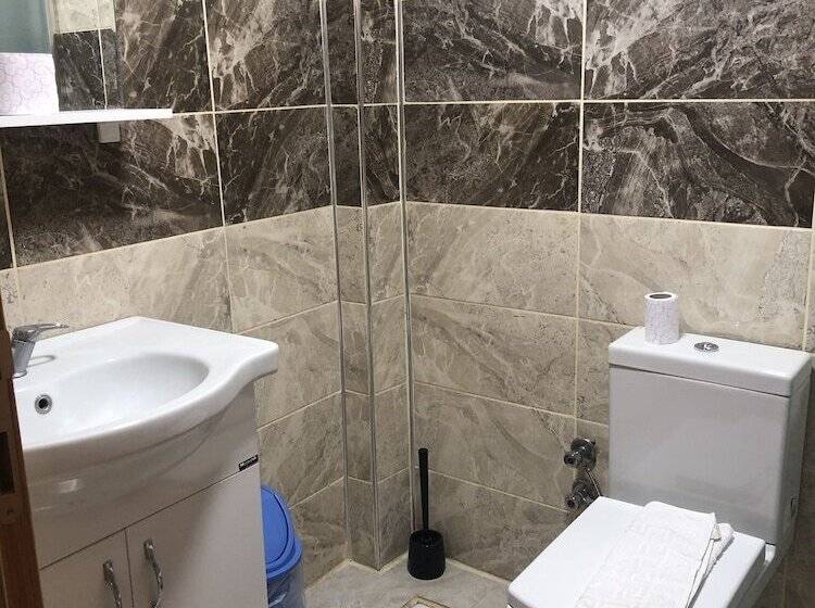 اتاق اکونومی, Banaz Eren Otel