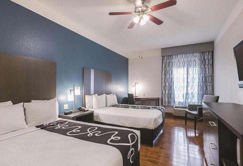 Номер Стандарт Адаптированный для Инвалидов, La Quinta Inn & Suite Kingwood Houston Iah Airport 53200