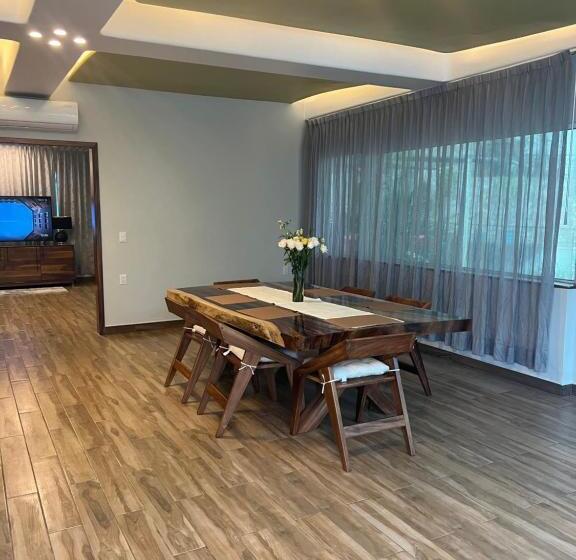Perhehuone, South Shore Villa Armonia Luxury Boutique