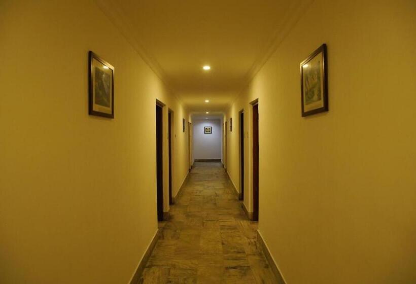 스탠다드 트리플 룸, Kairali Tourist Home