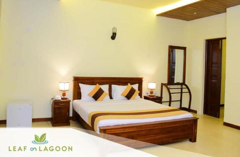 Deluxe Room with Balcony, Leaf On Lagoon