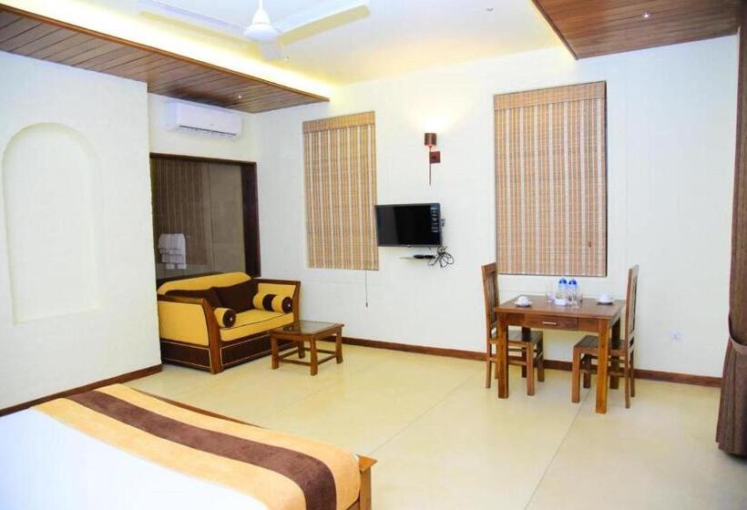 Family Room, Leaf On Lagoon