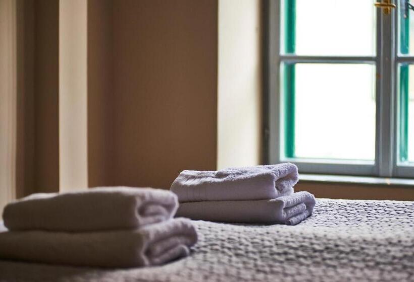 Habitación Estándar, Postel Hostel
